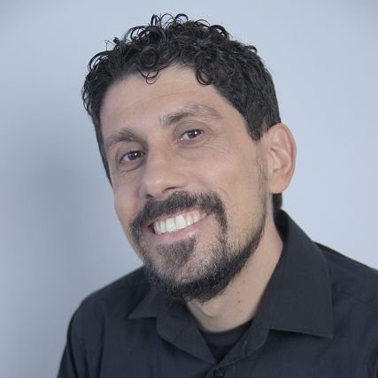 Jornalista com MBA em Esportes/Engenheiro Civil - CEFET/Administrador/Membro do @FalaGalo13/Autor da Coleção Pai e Filho e A Cachorrada Venceu/Colunista J10