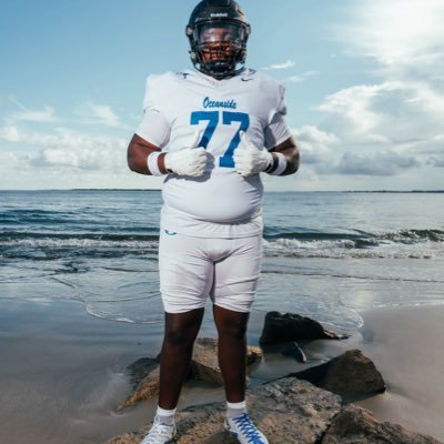 6’3 315 |Class of ‘26 -Varsity RG & LG/Oceanside Collegiate Academy #77 /GPA 3.4| Contact info: 843-291-2884 bronco24thompson@gmail.com