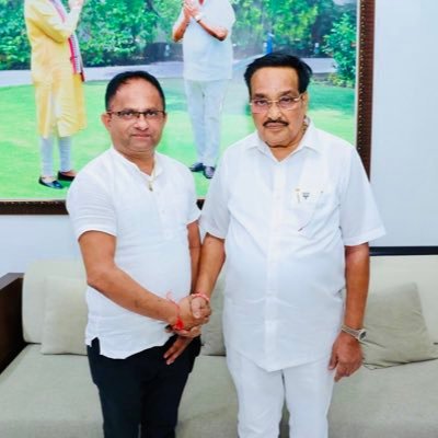 Navsari District BJP OBC General seceretry ———Sarpanch at simalgam Dalaki Gampanchyat. Ta-Jalalpor——- Directer at mangrol sahkari mandli..
