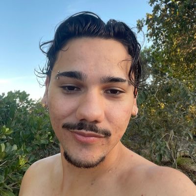 vampiranhu's profile picture. nem tudo que reluz é ouro