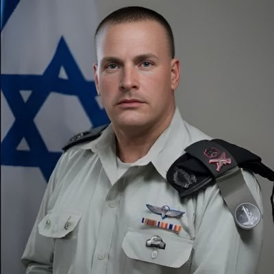 בשירות פעיל, מחויב לשירות, משמעת ומנהיגות, מגן החירות 🇮🇱 אלוף משנה בצה