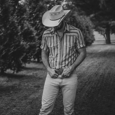 🎤 Country Artist 📍 “On the road” 🎶 New single “Givin' In” OUT NOW ↘️