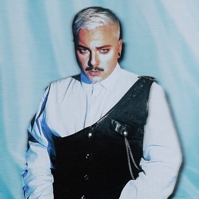Pop star ✨ Contact/Bookings: talktoloyd(at)gmail(dot)com