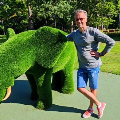 Gert00X's profile picture. Just a man ☮♐
I like what I like and what I like is usually with some kick & needs no excuse. 
Like Sweet Music & Magic & Summer & Something Good & F1 & You 😉☀