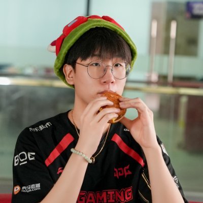 its_cariosa's profile picture. JDG GenG service man + Fnatic Dragons Goalkeeper

LPL Trip + Guide https://t.co/dP77tg3qYc