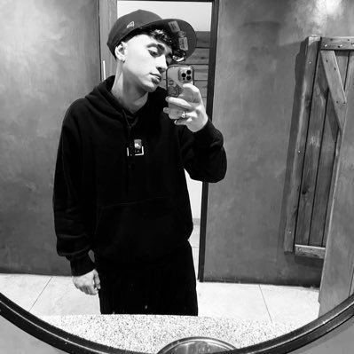 _santilagana's profile picture. 