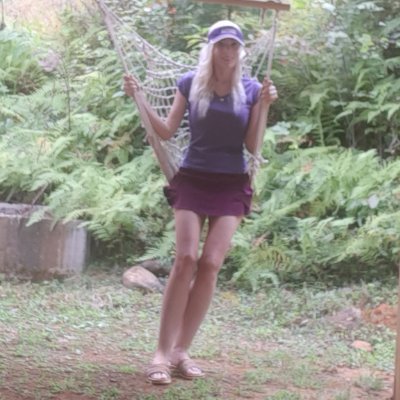 Gamer, virtual photographer, rockhound, poster of all sorts of random stuff and general silliness!