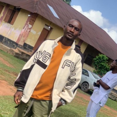 realvibes98's profile picture. 