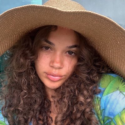 Sarahrose1526's profile picture. 