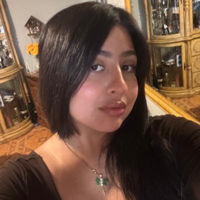 fridapie_'s profile picture. luna con todos