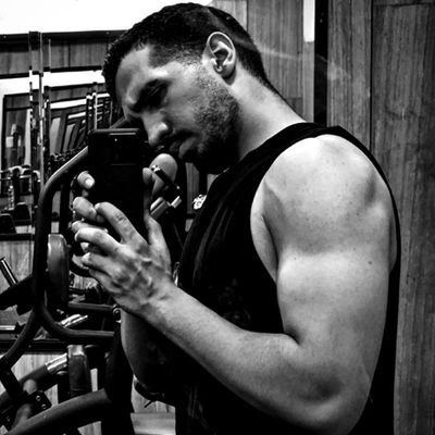 International Business Specialist
Gymrat
Bookworm
Photographer
🎧🏋🏻♂️📸📚