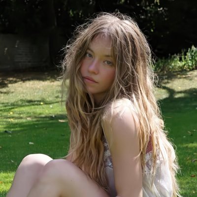 an archive for your favorite girls daily | fan account.