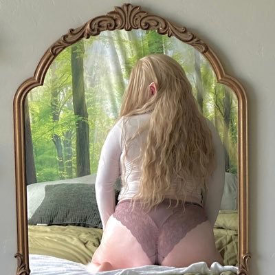 26 ~ she/her ~ NSFW ~ MDNI ~ your cozy fae neighbor ~ be kind to one another ♡ ♡ ♡ https://t.co/ILfhrzOuXI