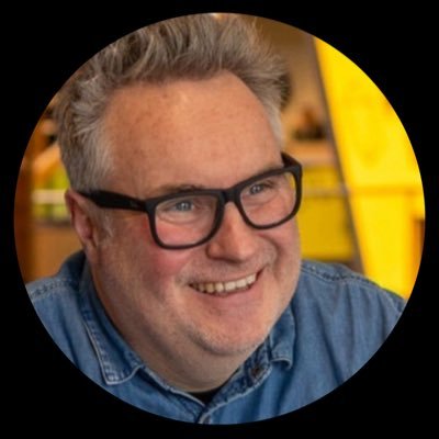 Directeur/Director @EuraCreative Imagination that delivers #game #audiovisual #music #design #AR #VR #UXDesign #becreative #thinkbig #entrepreneurship