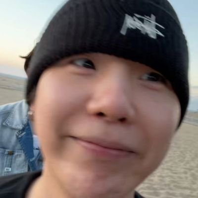 I'm in this Bangtan ShT forever ⟬⟭ ᴮᵗˢ ᴬᴿᴹʸ
yoongi is a cat enthusiast.
💜 future's gonna be okay👍