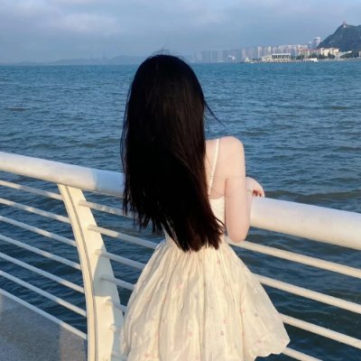 本当の贅沢は、ブランドでも肩書きでもなく、
心から安心できる時間と人。
それを大事にして生きています💐