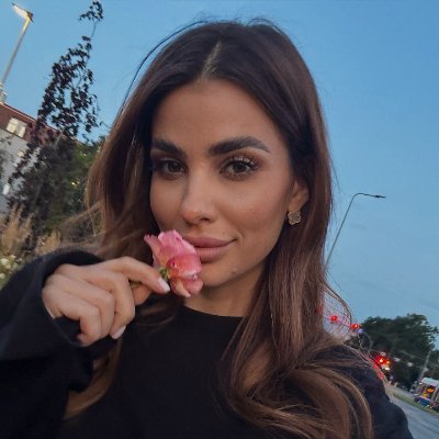 Ninaaaa41's profile picture. Single mom. Wedding dress designer🌸
No matter how much pressure your life brings you, please love it. Only you know how great you will be in the future💜