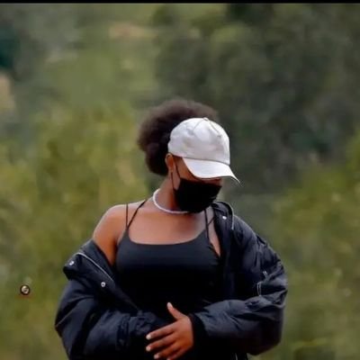 she doesn't laugh at her hustle,, she supports it!✌🏽