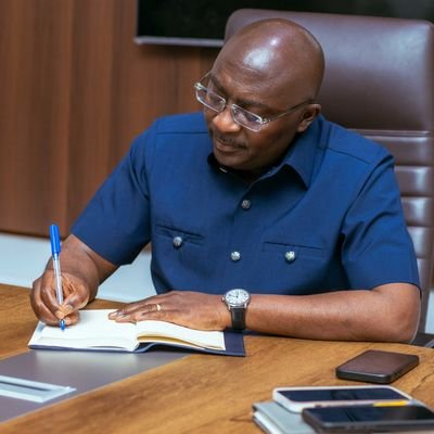 RichardDar64815's profile picture. PharmD student|| Politics