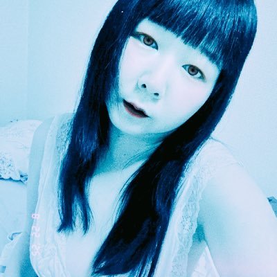 asoufuyu's profile picture. 画家｜Instagram @asoufuyu｜魂の為に何を棄てたか｜https://t.co/UmI3KDxxl1｜絵と詩