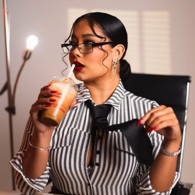 A goddess born in hell 🔥
Official Account 🇨🇴