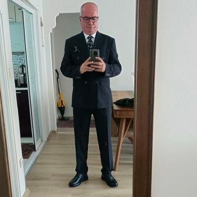 Zafer,' Zafer benimdir'diyenlerindir.
Beşiktaşlıyız ...Beşiktaşlı..
Doğa aşığı...🌹