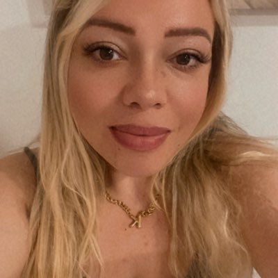 01Kubra75's profile picture. Ben bu dünyada,bu düzende,bunca haksızlığa,paranın satın aldıklarına, nasıl küfür etmeden yorum yapayım ! Olmuyor.