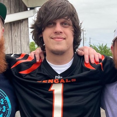⚡️The names Christmas, Lloyd Christmas. Who Dey 🖤🧡 life’s short, stunt it.