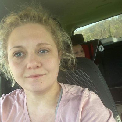 I am an honest, loyal, trustworthy, loving and tender person and I am divorced and have two kids. I am looking for a serious man for a relationship🥀🌸💚