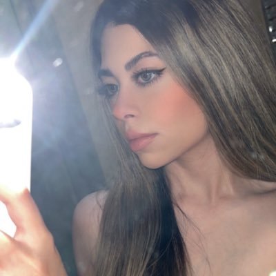 Annahitamd's profile picture. 