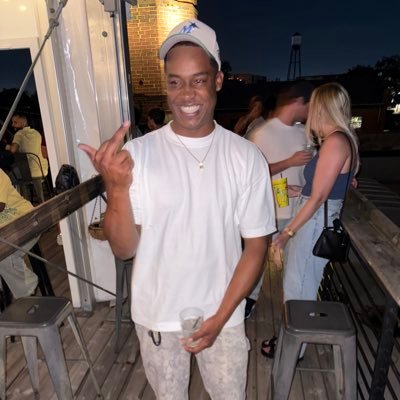 LewizzzP's profile picture. 