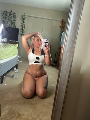 EmilyWilli32839's profile picture. 