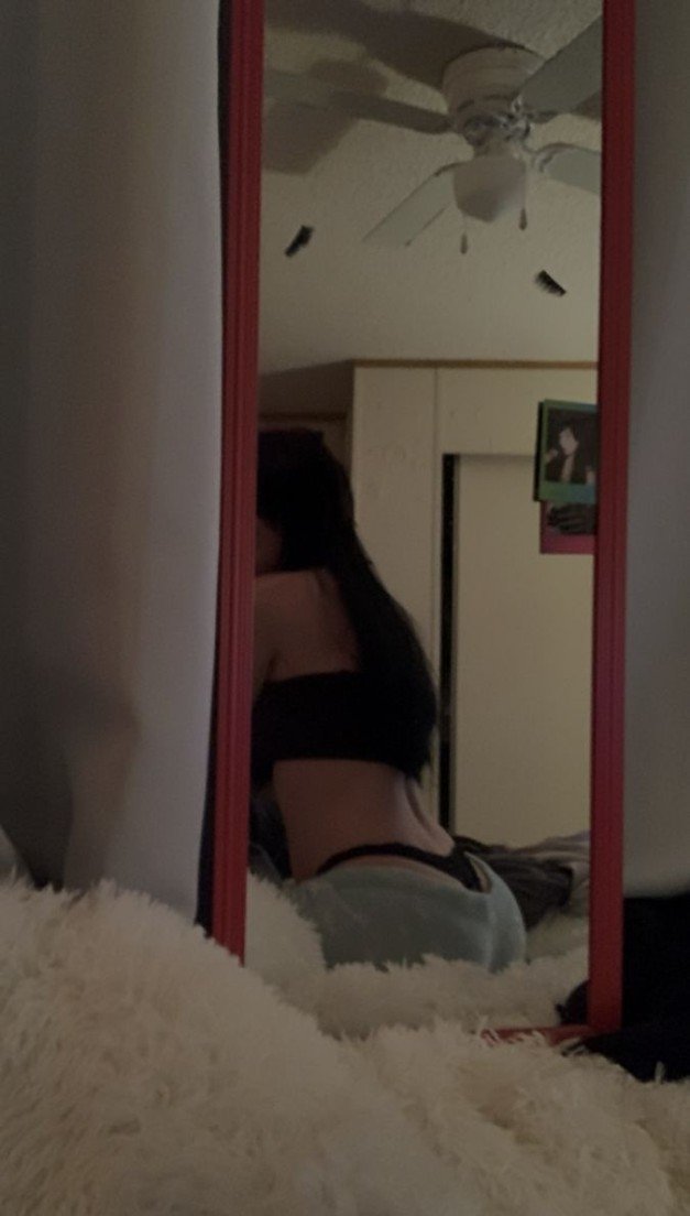 This is just my alt account. Actual chaos → @_mia_popz