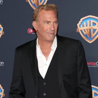 Kevin Costner & Modern West: Teddy Morgan (lead guitarist & producer) Larry Cobb (percussion), Park Chisolm (vocals & guitar), Bobby Yang & Luke Bulla (fiddle)
