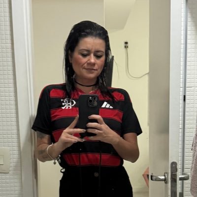 nanacazeiro's profile picture. o que passa no teu telefone é um vírus