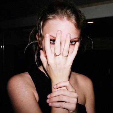 tayscosmic's profile picture. saw taylor 17.11
