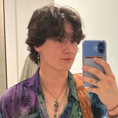 22 | he/him | 🇪🇨🇺🇸 | biomedical engineer | B.S. ‘25, M.S. ‘26 | outdoorsy | MDNI | taken 🫶 | SFW PRIV FOR MUTUALS: @jay_moder