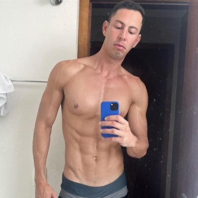 HORNY THINK 9 INCHES BIG BOY TOP 🔥🔥🔥. https://t.co/3c8F2R40Pj 😈😈😈. https://t.co/VpU032CJHR