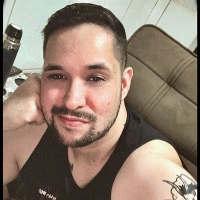 goiano, designer & logístico https://t.co/v5HJLYQOkj / https://t.co/0TQvPnaxhx