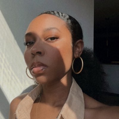 Liyah_Alex's profile picture. I love fashion & things that shimmer ✨