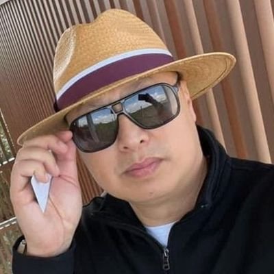 My name is Andre I am an easy going person that love keeping to my space, I don't deal controversies, I'm widowed, peace and justice I always stand for