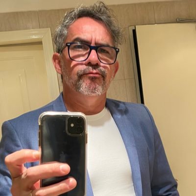 Bajista , Cantante