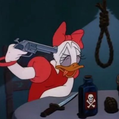 bombaybitch8's profile picture. Never not holding a mug