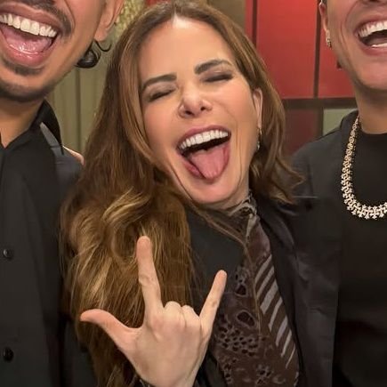 i'm just a fangirl; gloria trevi + varias cincuentonas 🌈