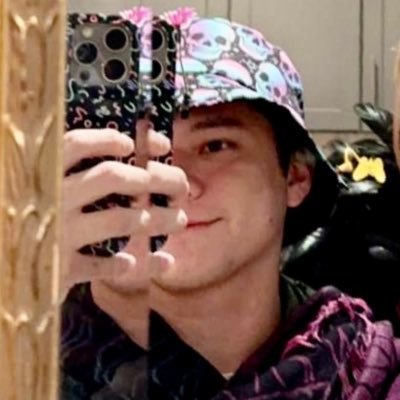 zenunm_'s profile picture. one trip at a time ☀️🌈