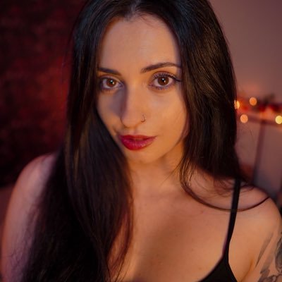 Intento relajarte haciendo ASMR💖 📩Contacto: aliaasmr26@gmail.com