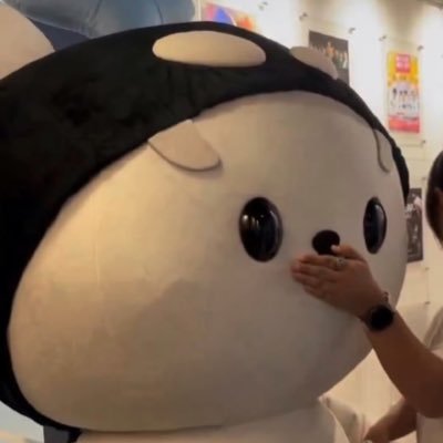 yiyi1185185747's profile picture. 🏄🏻‍♂️🏄🏻‍♀️🏄🏻