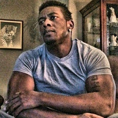 Comedian/Comedic Writer On Earth...AKA Cooler than that 6th grader who smokes cigarettes & eats cookies when he damn well pleases.... Xbox GT :QTOP615