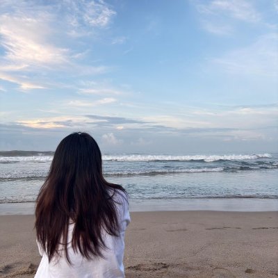 In the world where dreams and reality are intertwined, I am still the woman of gentle temperament,