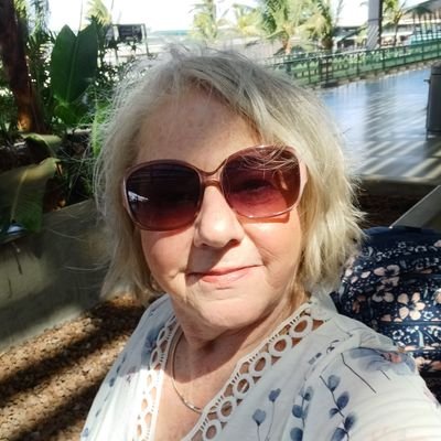 Carolin95945292's profile picture. Retired/Cat Mom🐾🐾 Gamecocks4Life